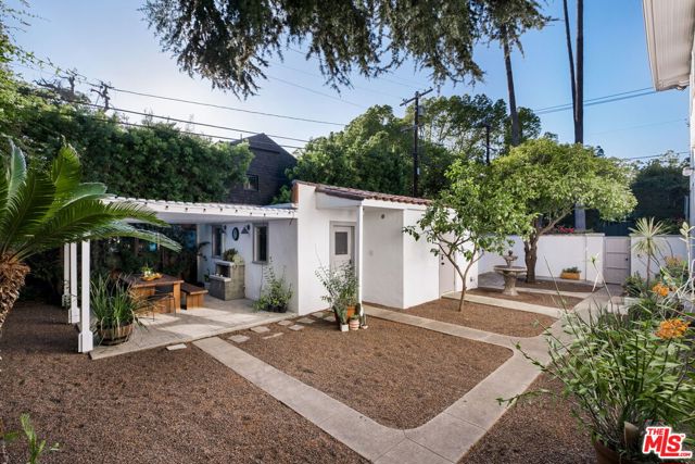 2027 Canyon Drive, Los Angeles CA: https://media.crmls.org/mediaz/982c2af9-c760-405b-adec-a82fab7a8bf4.jpg