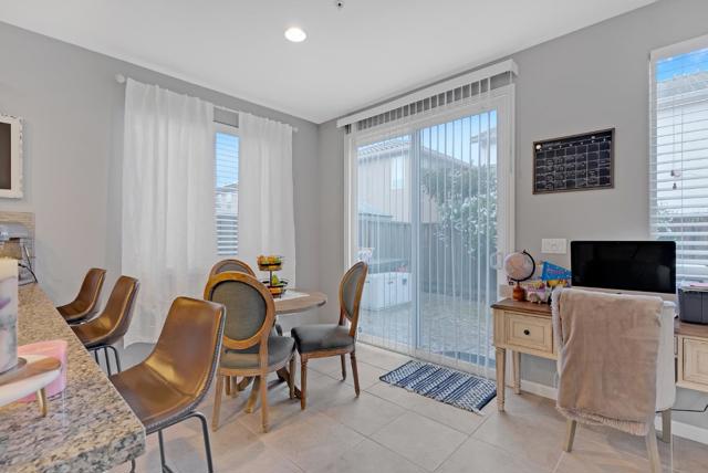 1028 Capri Way, Salinas CA: https://media.crmls.org/mediaz/982cf25b-3395-483d-ad6e-e27fb916b092.jpg