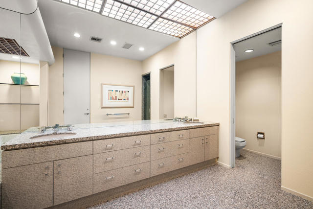 203 Kiva Drive, Palm Desert CA: https://media.crmls.org/mediaz/982d15db-68c3-499d-90f2-3c3574f58919.jpg