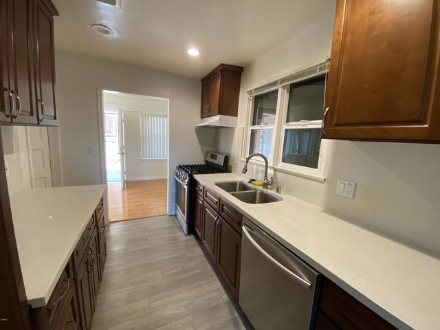 Detail Gallery Image 9 of 12 For 3256 Prospect Ave, Glendale,  CA 91214 - 2 Beds | 1 Baths