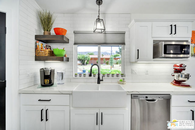 57745 San Tropeze Drive, Yucca Valley CA: https://media.crmls.org/mediaz/982e650b-093d-4f14-815a-cfff7c8a7955.jpg