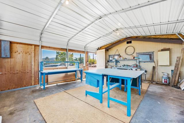 2530 Pruett Dr, Vista CA: https://media.crmls.org/mediaz/982ebf31-44c6-414b-b62e-082a525ce1da.jpg