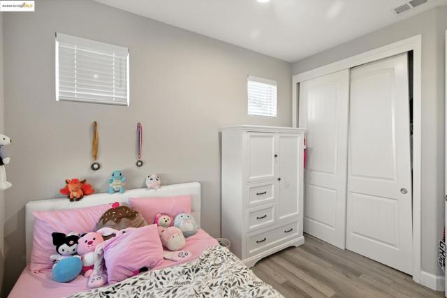 536 Aster St, Vacaville CA: https://media.crmls.org/mediaz/982ecf17-27ff-4566-ac82-fd3a0c9e0b40.jpg