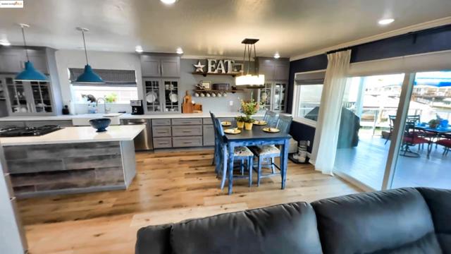 4911 Cabrillo Pt, Discovery Bay CA: https://media.crmls.org/mediaz/982f7594-a0cc-44af-80cd-e843abb38a10.jpg
