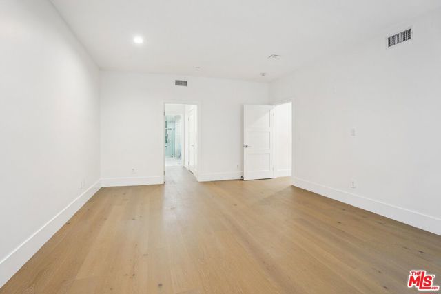 1861 Veteran Avenue, Los Angeles CA: https://media.crmls.org/mediaz/982fe7ff-9f97-4364-bb23-d488c3910d16.jpg