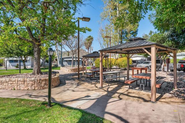 2700 Valley Parkway, Escondido CA: https://media.crmls.org/mediaz/9831c22c-0612-466b-b6da-ae773f00061d.jpg