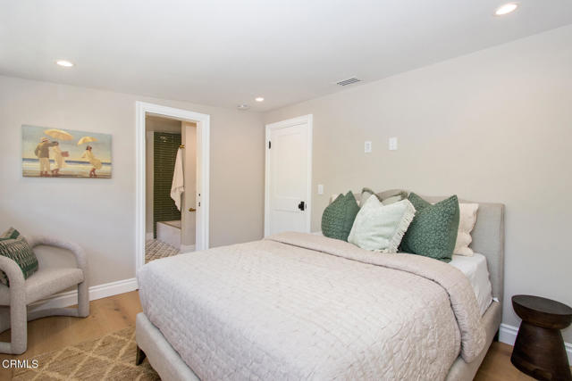 1036 S Madison Avenue, Pasadena CA: https://media.crmls.org/mediaz/98333404-3db4-4d16-b417-7f3ee3f33fdb.jpg