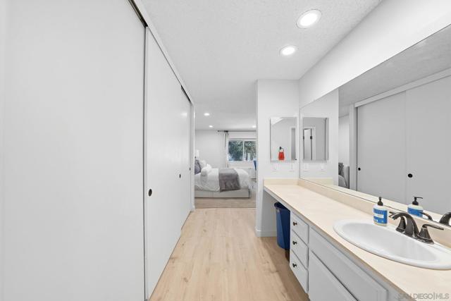 10250 Caminito Cuervo, San Diego CA: https://media.crmls.org/mediaz/9833927d-f442-4dd2-87c4-2d6cbe7797c4.jpg