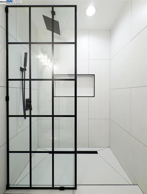 3198 Vintage Crest Dr, San Jose CA: https://media.crmls.org/mediaz/9833a79d-0446-44a0-9eea-85c6229ed980.jpg