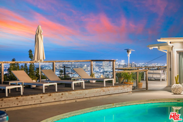 8494 Cole Crest Drive, Los Angeles CA: https://media.crmls.org/mediaz/9833cb7b-6044-413f-9df3-1a4bf6a67a36.jpg