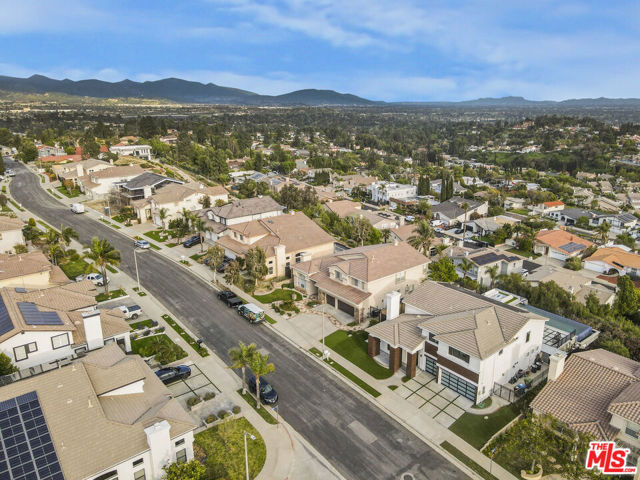 17764 Sidwell Street, Granada Hills CA: https://media.crmls.org/mediaz/9833e00c-77ae-4c2b-9215-33a6e7be1288.jpg
