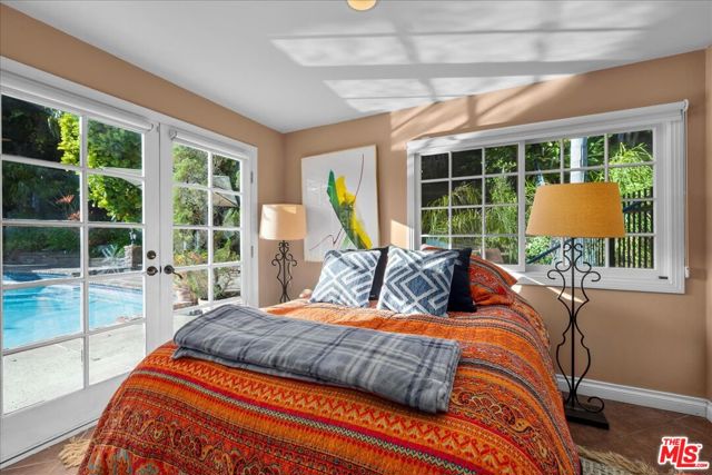 2973 Hutton Drive, Beverly Hills CA: https://media.crmls.org/mediaz/983443d0-930c-4fb0-837f-eb31535bfdfa.jpg