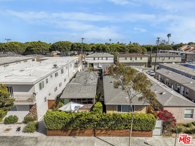 2402 Ocean Park Boulevard, Santa Monica CA: https://media.crmls.org/mediaz/983452bc-1de3-4e09-8549-3e1baef6f6f2.jpg