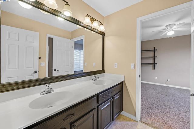 1419 Nubian St, Patterson CA: https://media.crmls.org/mediaz/9834e003-9e4a-4ecc-af6b-b50d92257a1a.jpg