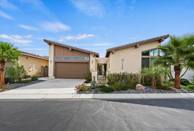 1325 Passage Street, Palm Springs CA: https://media.crmls.org/mediaz/9834f79c-fd91-4428-9eac-26b3a7972d68.jpg