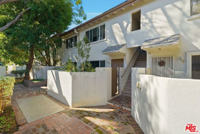 18601 Collins Street, D27 photo 2