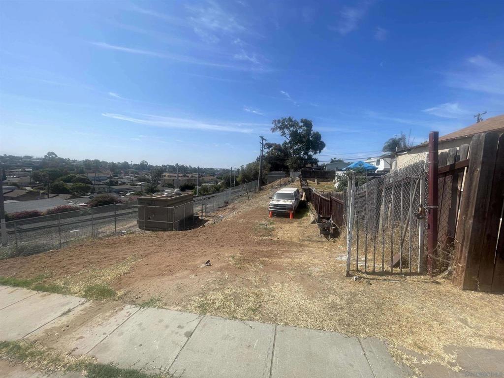 MLS #250043145SD image #15