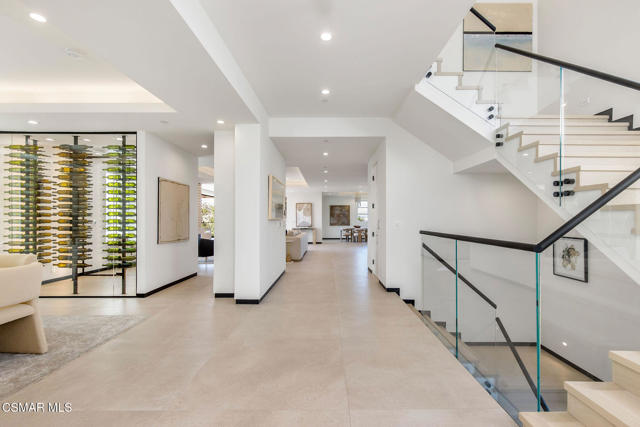 118 Giles Road, Lake Sherwood CA: https://media.crmls.org/mediaz/9835d8ab-1bd5-4bc8-94c3-1b6cb96989e0.jpg