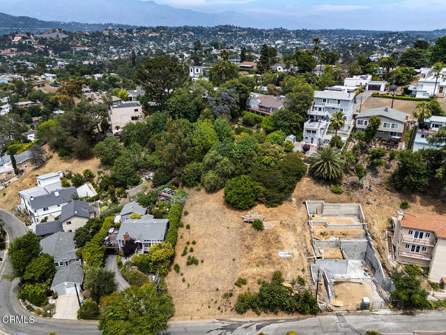 1070 N Oban Dr, Los Angeles CA: https://media.crmls.org/mediaz/9835d8d9-19f8-4efc-afa6-a41b0b17ed77.jpg