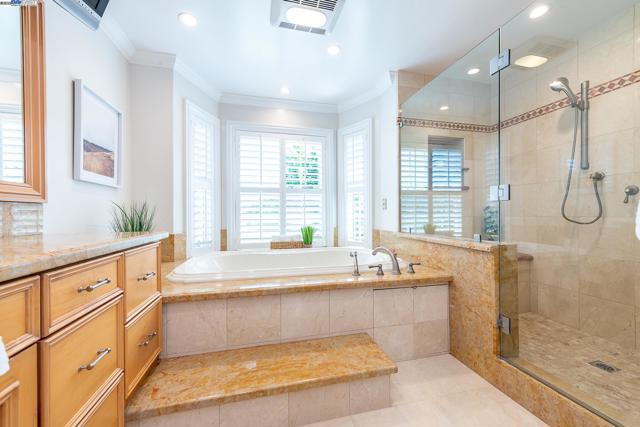 32760 Orick St, Union City CA: https://media.crmls.org/mediaz/98362139-175b-4a22-91fe-ba47dfb820a0.jpg