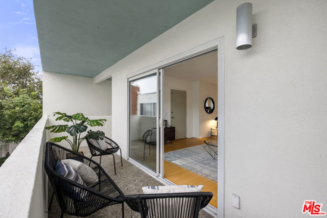 1447 Stanford Street, Santa Monica CA: https://media.crmls.org/mediaz/98363844-afec-45c1-8e8f-c31cf5693a2f.jpg