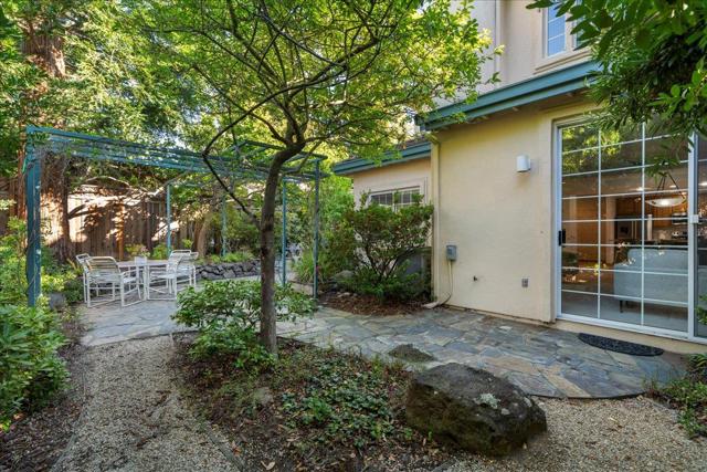 4173 El Camino Real, Palo Alto CA: https://media.crmls.org/mediaz/98368341-5ffb-43ae-a2d5-a01b88b789bb.jpg