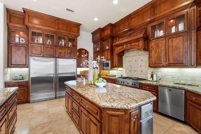 4695 Rancho Verde Trl, San Diego CA: https://media.crmls.org/mediaz/9837999a-4b05-4f8d-b0d4-21bafee61f61.jpg