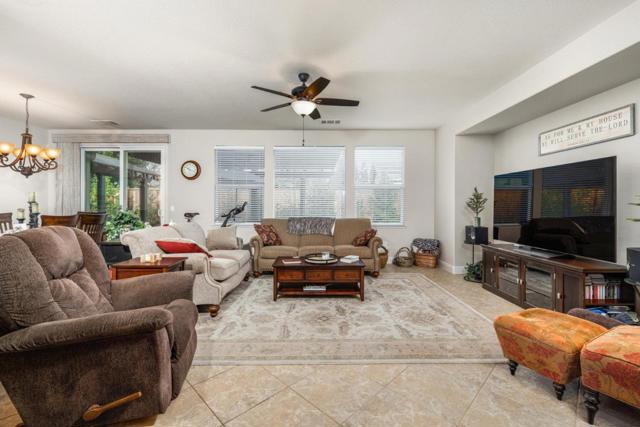 2532 Laurel Ridge Court, Oakdale CA: https://media.crmls.org/mediaz/9837a354-23b3-4c09-a4cb-1e757ba466f0.jpg