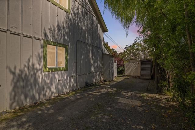399 13th Avenue, Santa Cruz CA: https://media.crmls.org/mediaz/9838774c-290a-4e6f-9b4e-4036c658f1e3.jpg