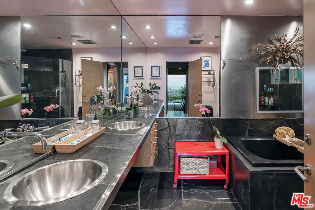 MLS #25621947 image #15