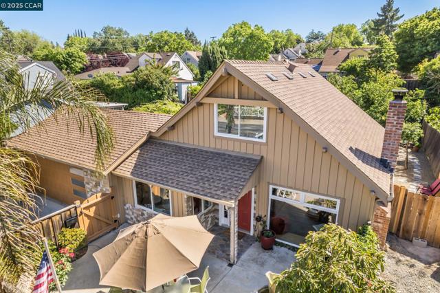4218 Cobblestone Dr, Concord CA: https://media.crmls.org/mediaz/983a13df-a24c-4a68-ab71-b7132b2b79ac.jpg