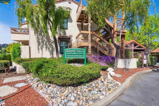 1731 S Villa Way, Walnut Creek CA: https://media.crmls.org/mediaz/983a46b2-b4ea-4a10-9ddc-d32e169c39e0.jpg