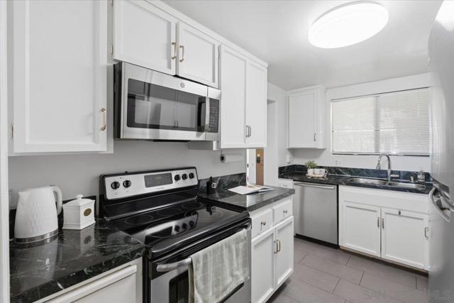 Image 9 of 22 For 3770 Crown Point  103