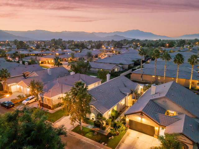 49527 Wayne Street, Indio CA: https://media.crmls.org/mediaz/983acdaf-6d1c-43a3-987c-75d1fd5f8f05.jpg