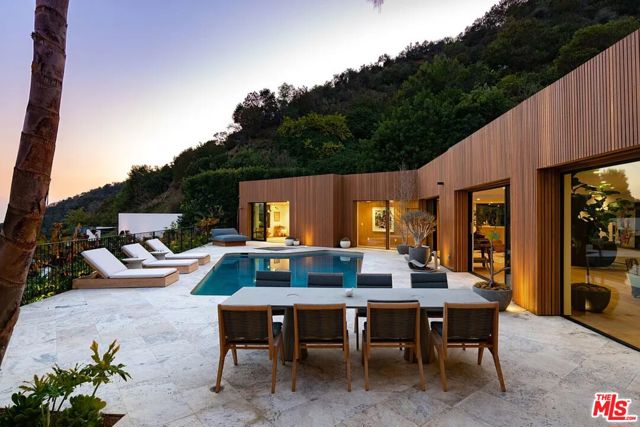 1883 Rising Glen Road, Los Angeles CA: https://media.crmls.org/mediaz/983b19fb-c650-485a-981d-f2153eba433d.jpg