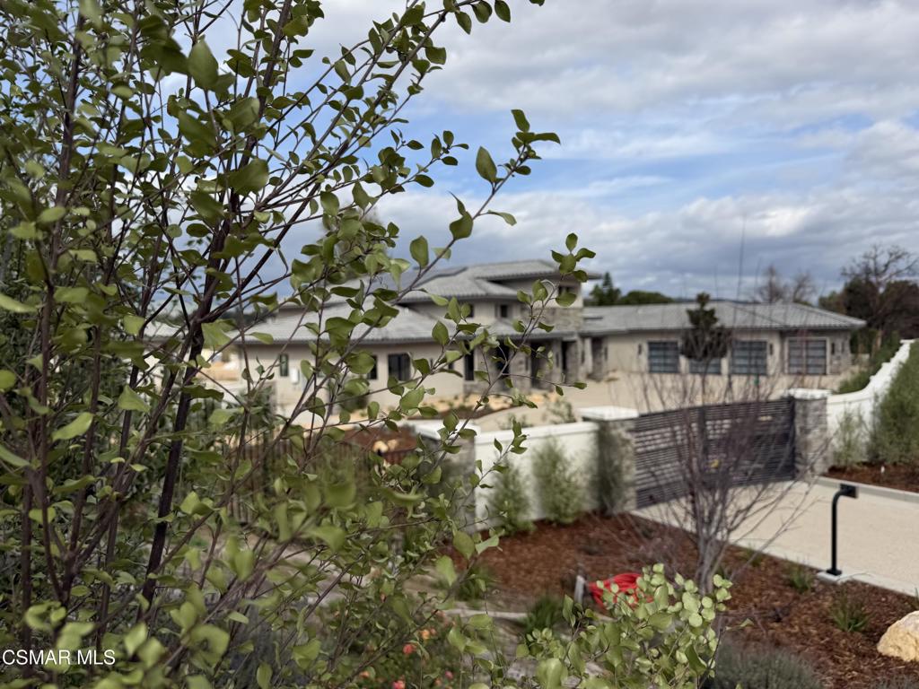 1/2 Crestview Avenue