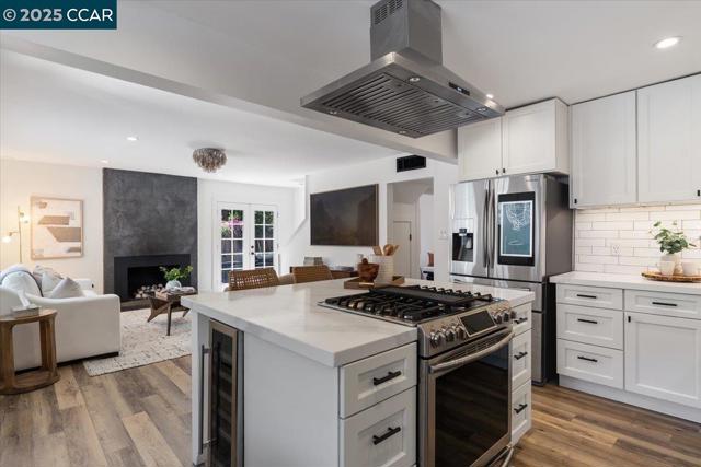 1275 Windermere Way, Concord CA: https://media.crmls.org/mediaz/983c16fa-ec62-418f-94de-6ad805d1558a.jpg