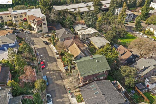 3537 Kempton, Oakland CA: https://media.crmls.org/mediaz/983c1d66-2219-403d-9b16-cf2b78593d84.jpg