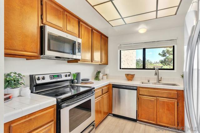 4245 Asher St, San Diego CA: https://media.crmls.org/mediaz/983c30ea-c34c-4fa6-ab7b-08fc1523ea50.jpg