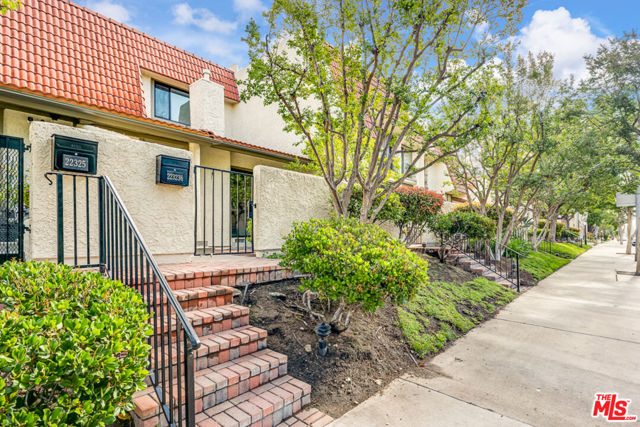 22323 ERWIN Street photo 1