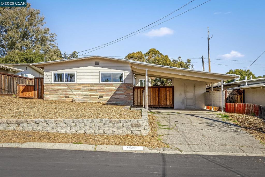 1126 Temple Dr