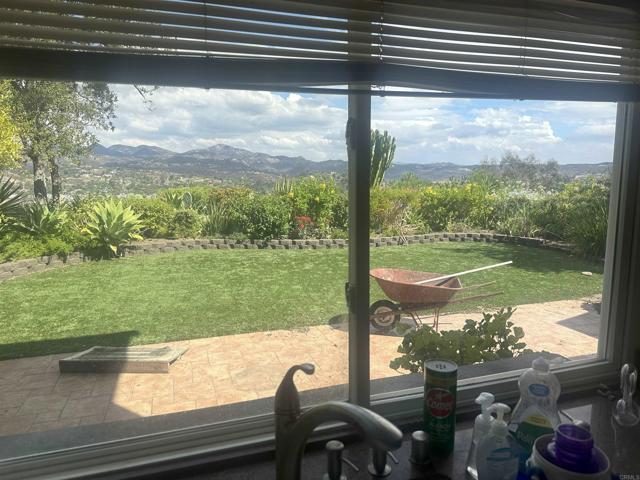13539 Pequot Drive, Poway CA: https://media.crmls.org/mediaz/983ef02d-82bb-4a0a-866a-e6a25600b06f.jpg
