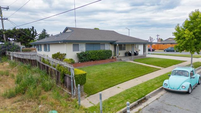 808 Saratoga Drive, Salinas CA: https://media.crmls.org/mediaz/983f199e-0b67-445f-8f28-f6939294edfb.jpg