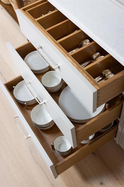 17845 Via de Fortuna, Rancho Santa Fe CA: https://media.crmls.org/mediaz/983f36ca-f7cc-41d6-906a-1ae420df4b6d.jpg