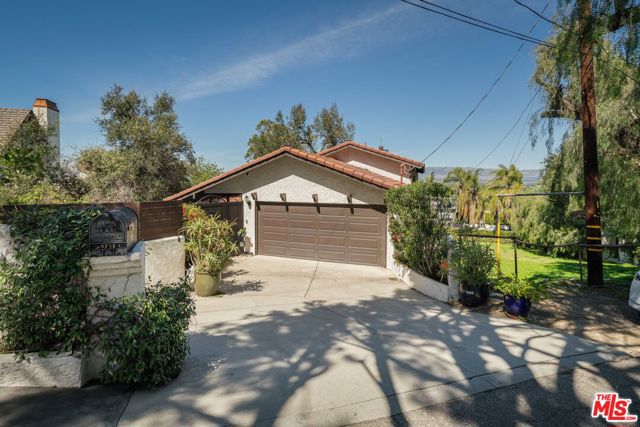 4713 Bedel Street, Woodland Hills CA: https://media.crmls.org/mediaz/983fb913-aa65-42d2-a42e-4b1fe4b5dfd9.jpg