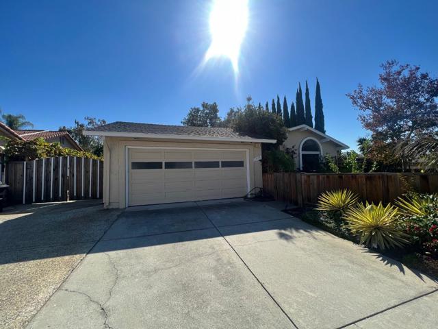 2975 Fahrner Court, San Jose CA: https://media.crmls.org/mediaz/984020ae-b640-4c7c-8513-55d7710b64a5.jpg