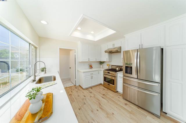 709 Covina Way, Fremont CA: https://media.crmls.org/mediaz/9840bb0d-b32b-4d96-a079-8c3ae430cb8e.jpg