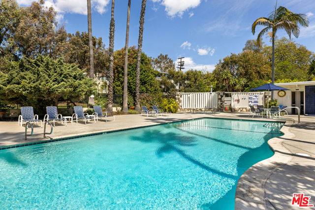 289 S Barrington Avenue, Los Angeles, CA 90049