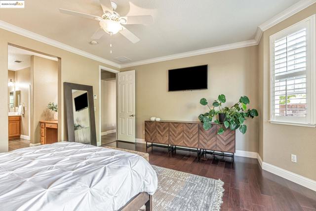 43 Sorrel Ct, Oakley CA: https://media.crmls.org/mediaz/9841939a-3123-43d5-add9-b01b08869c0f.jpg