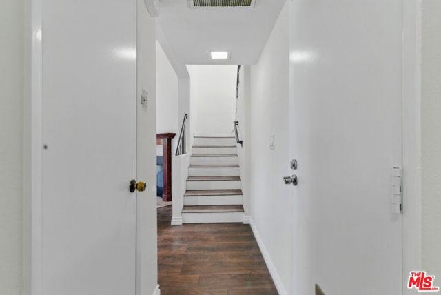 8333 Columbus Avenue, North Hills CA: https://media.crmls.org/mediaz/98429214-87e0-4516-bc64-bf119f898172.jpg